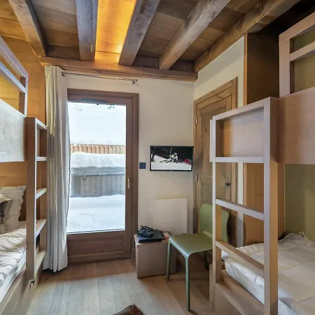 Au Centre De Village Pour 12 Pers Avec Sauna Et Wifi - Fr-1-562-50 Chalet *